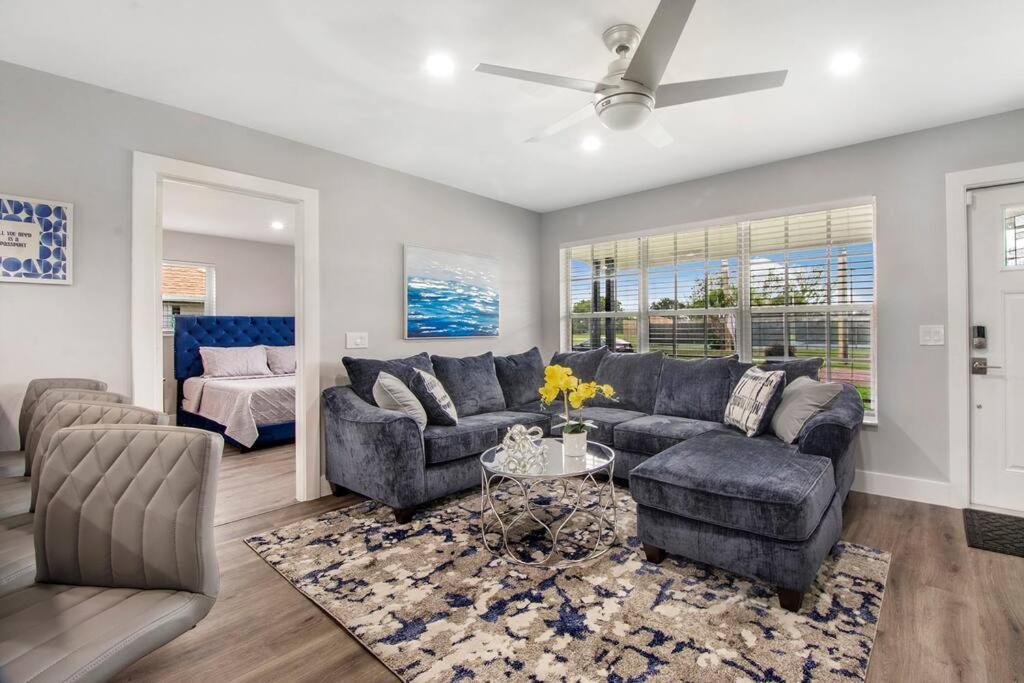 Modern Getaway Near The Beach With Room For A Boat 웨스트 팜 비치 외부 사진
